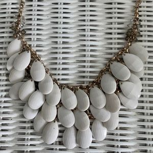 Francesca’s White Tear Drop Bib Necklace
